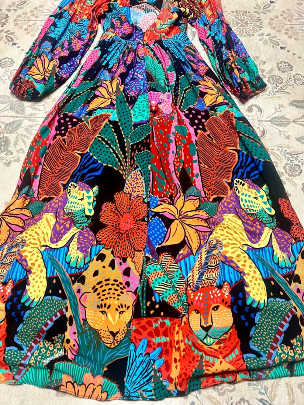 FARM Rio Cool Leopards Open Back Maxi Dress Jungle Print V-Neck Size Small - Picture 6 of 12
